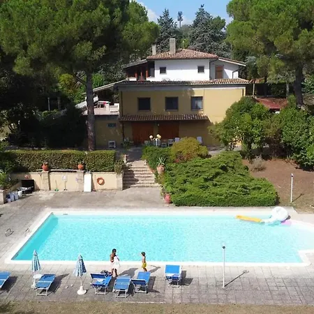 Vittorio A 4km Dal Mare Trebbiantico